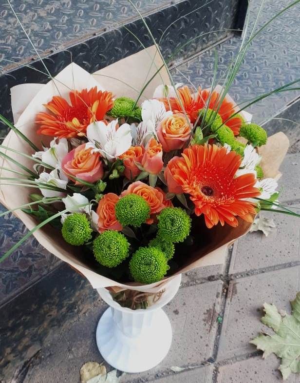 Букет цветов из: Герберы, Хризантемы, Альстромерии и Розы в Абадзехской