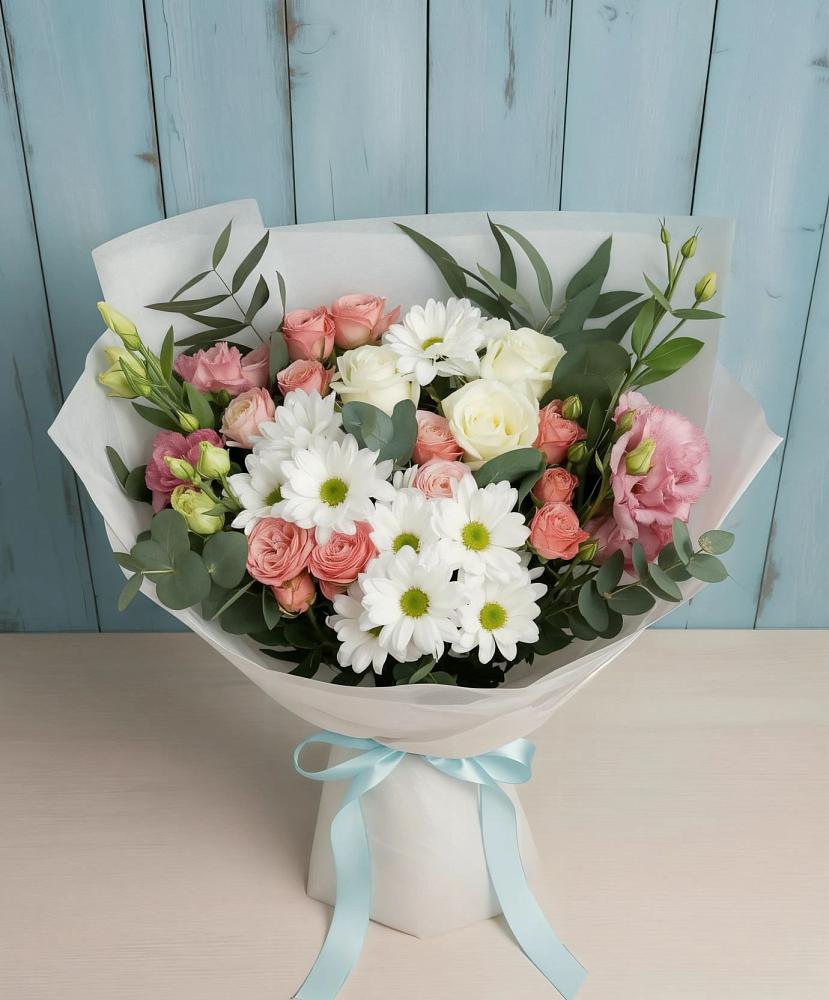 Букет цветов из: Розы, Лизиантусы и Хризантемы в Абадзехской