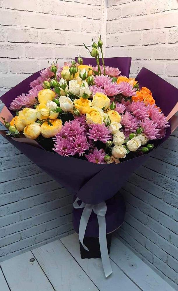Букет цветов из: Хризантемы и Розы в Абадзехской