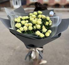 Букет Белые кустовые розы Солинеро в Абадзехской