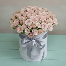 Цветочная композиция из Розы в шляпной коробке в Абадзехской