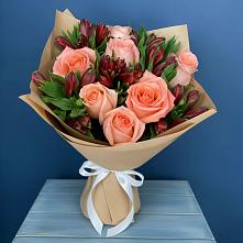 Букет цветов из:  Розы и Альстромерии в Абадзехской