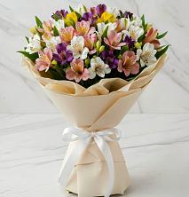 Букет цветов из:  Альстромерии в Абадзехской