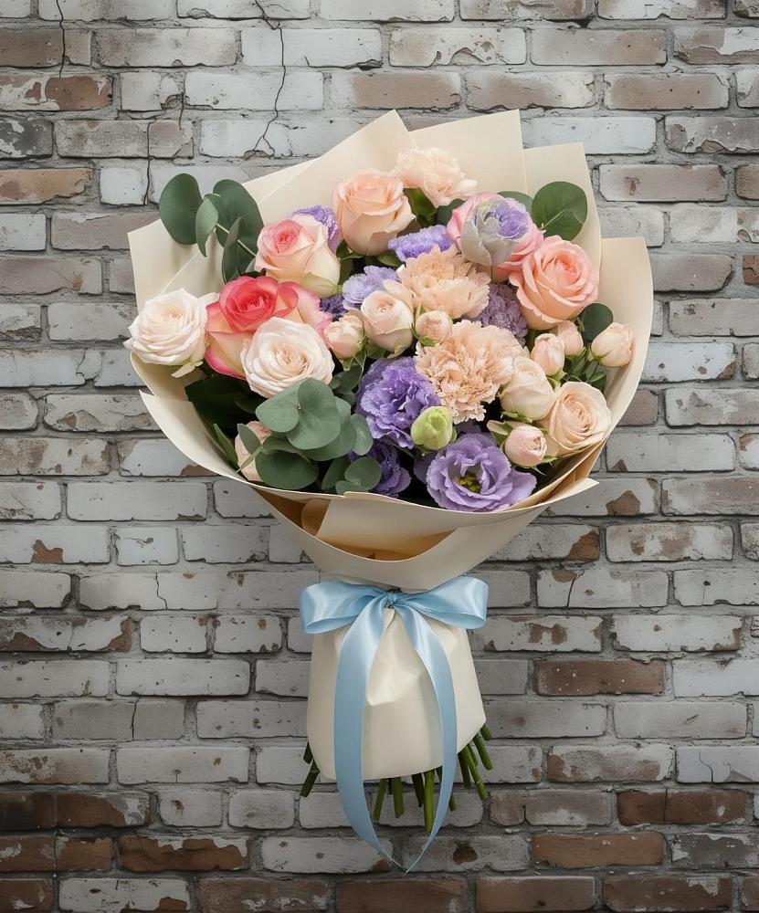 Букет цветов из: Розы, Лизиантусы и Гвоздики в Абадзехской