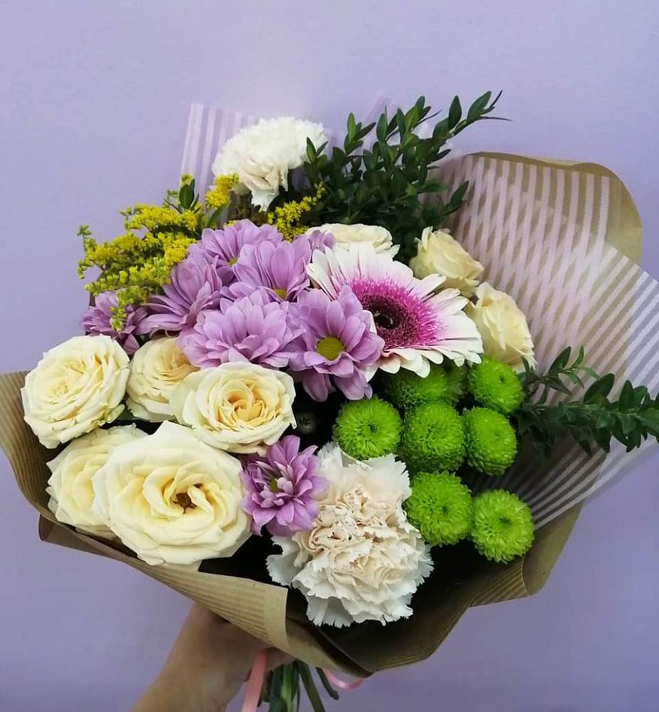 Букет цветов из: Хризантемы, Розы, Гвоздики и Герберы в Абадзехской