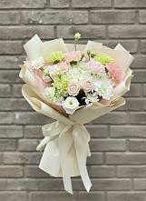 Букет цветов из:  Гвоздики, Розы, Лизиантусы и Хризантемы в Абадзехской