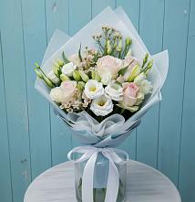 Букет цветов из:  Розы и Лизиантусы #REPLACE_PRED# Абадзехской