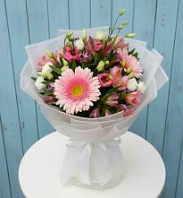 Букет цветов из:  Герберы, Альстромерии и Лизиантусы #REPLACE_PRED# Абадзехской