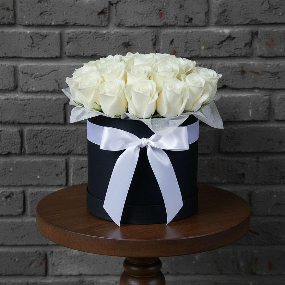 Цветочная композиция из Розы в шляпной коробке в Абадзехской