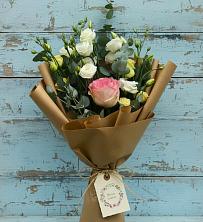Букет цветов из:  Розы и Лизиантусы в Абадзехской