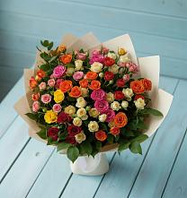 Букет Микс из разноцветных кустовых роз в Абадзехской