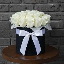 Цветочная композиция из Розы в шляпной коробке в Абадзехской