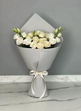 Букет цветов из:  Розы и Лизиантусы в Абадзехской